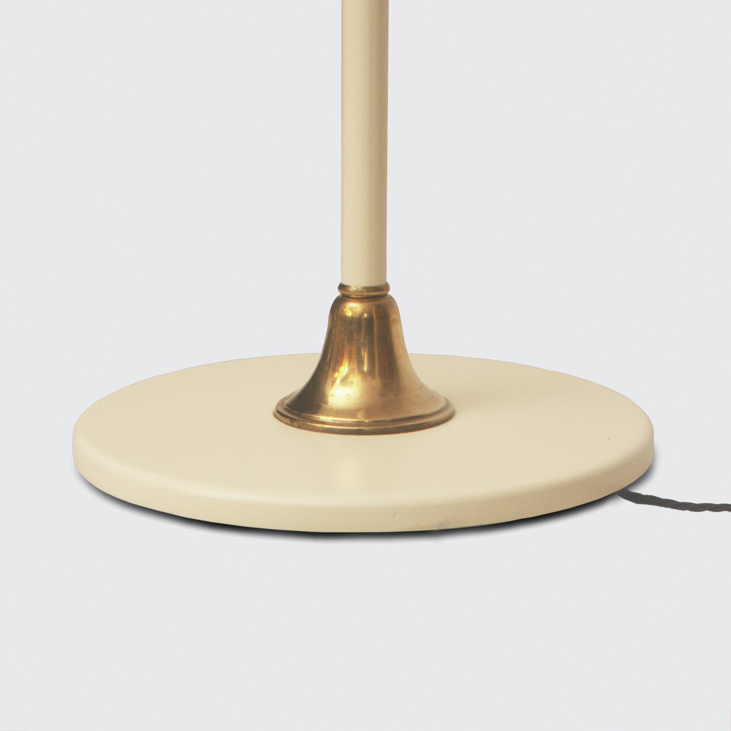 Uplight floor lamp