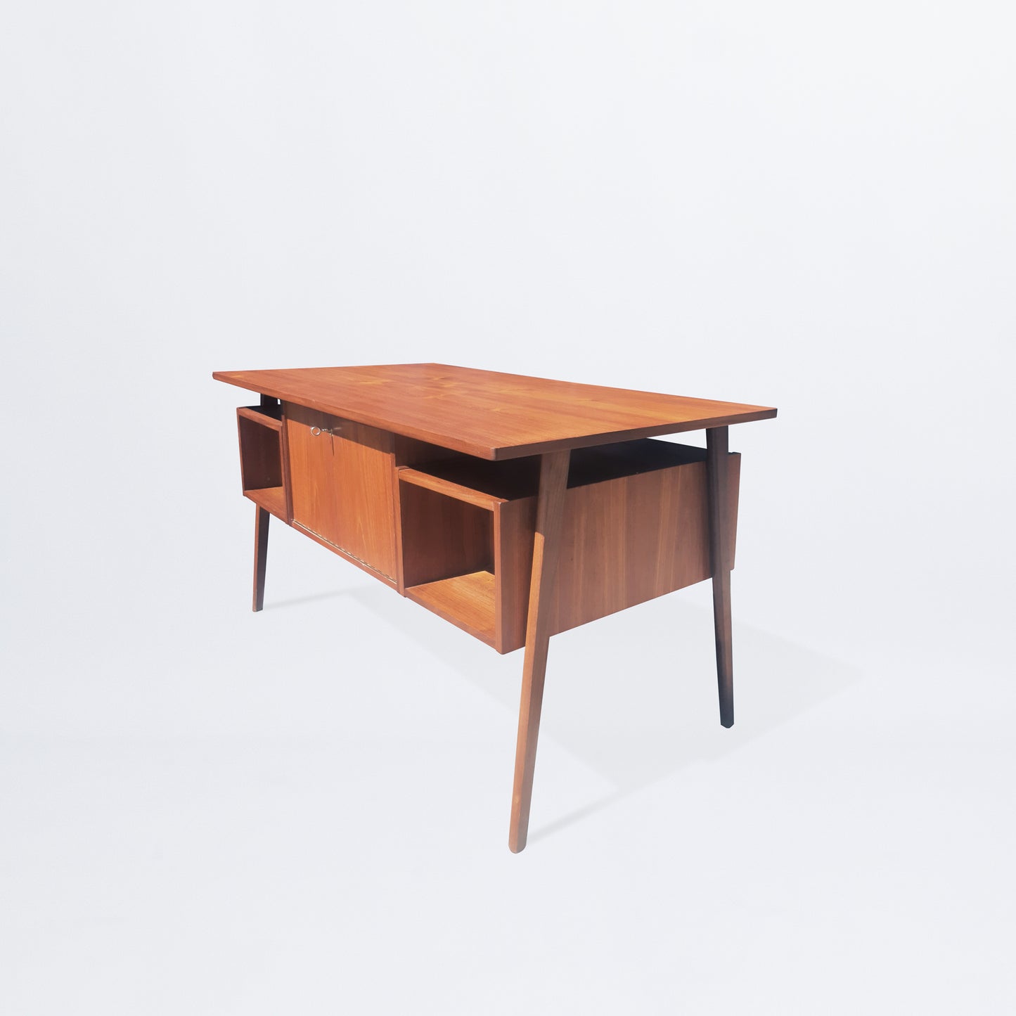 Desk with 4 drawers
