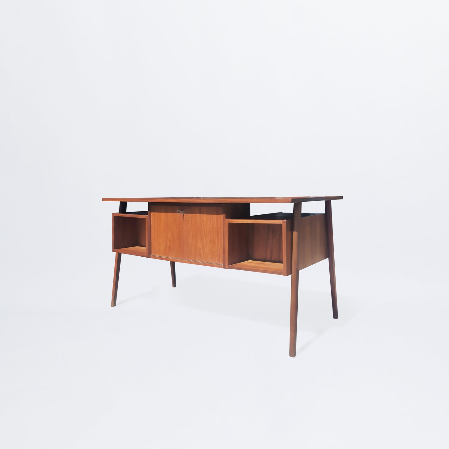 Desk with 4 drawers