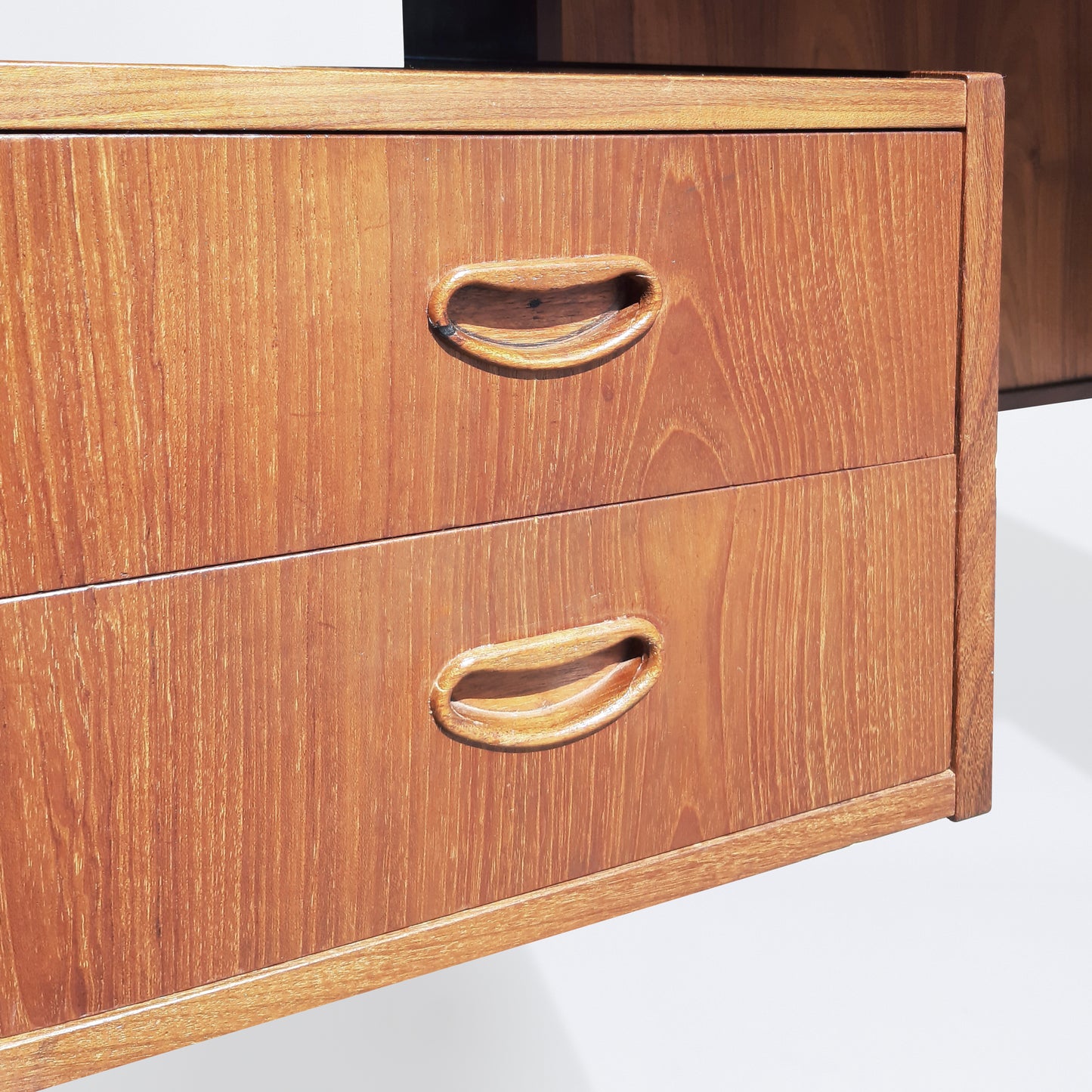 Desk with 4 drawers