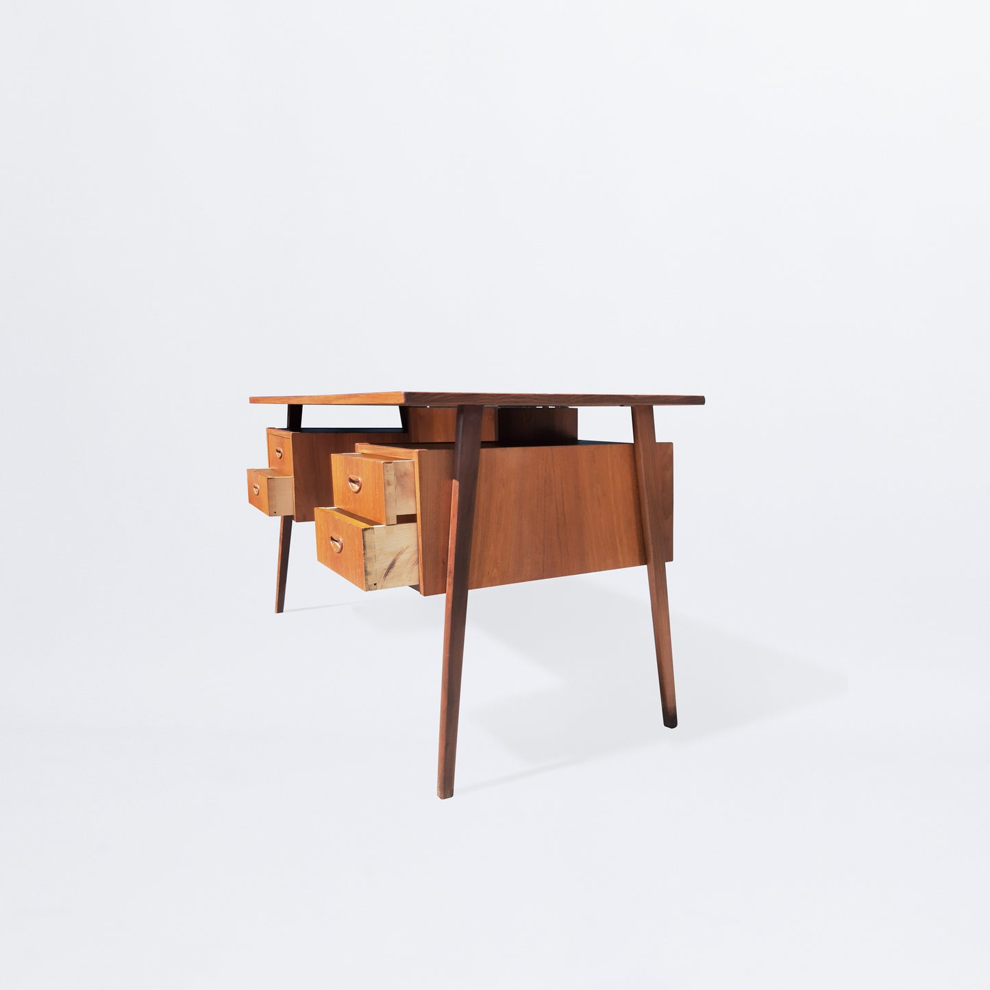Desk with 4 drawers
