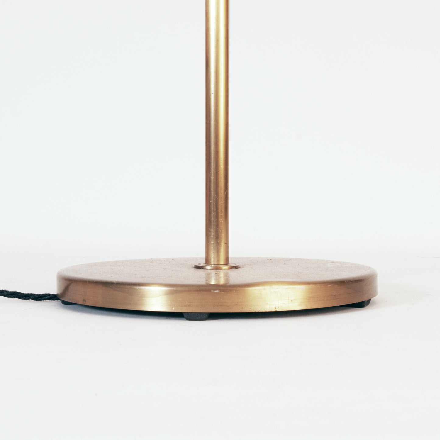 Telescopic floor lamp with curved neck