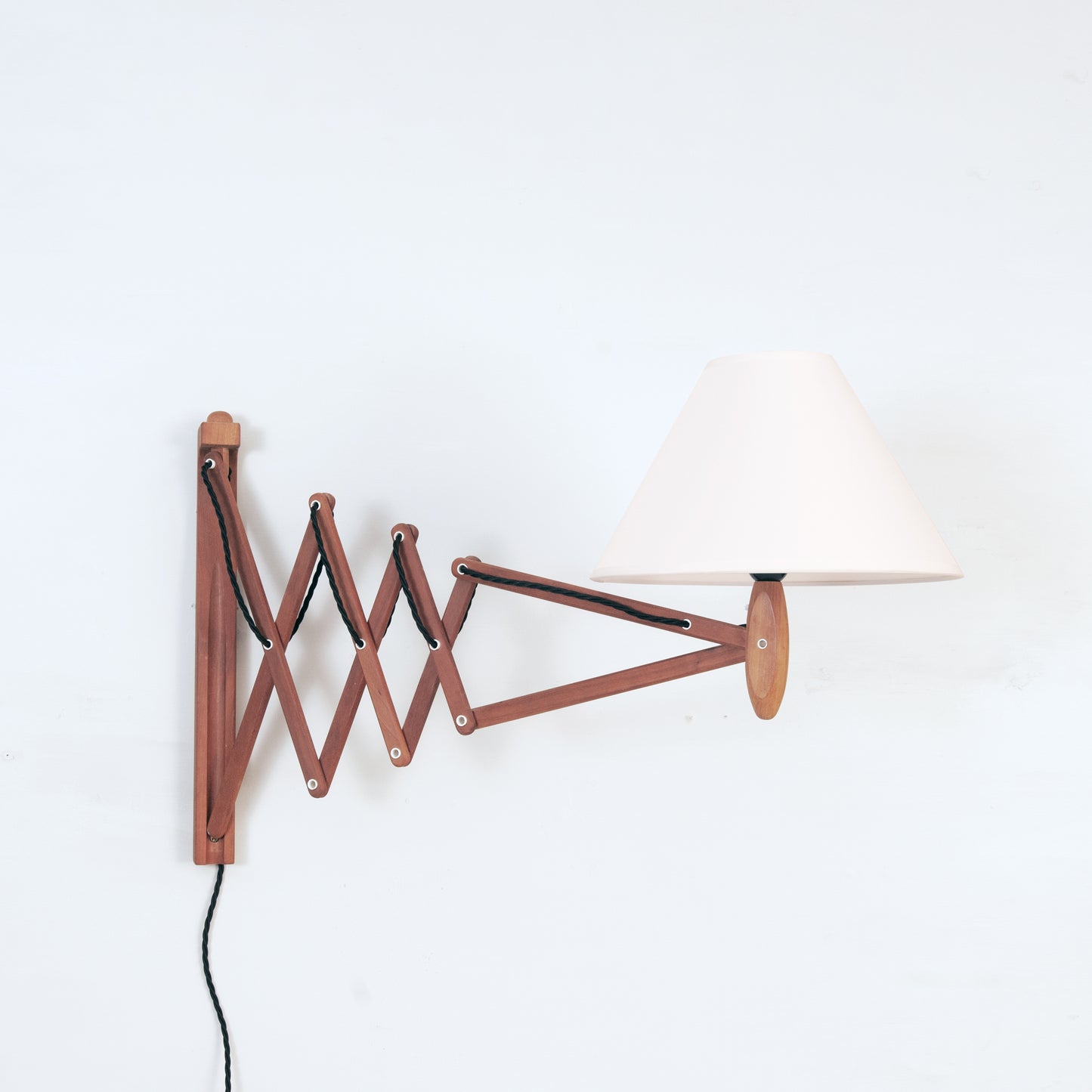 Large scissor wall lamp