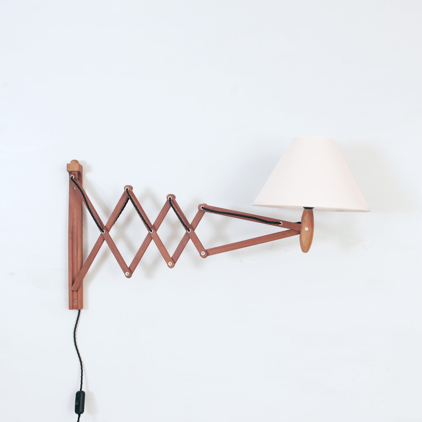 Large scissor wall lamp