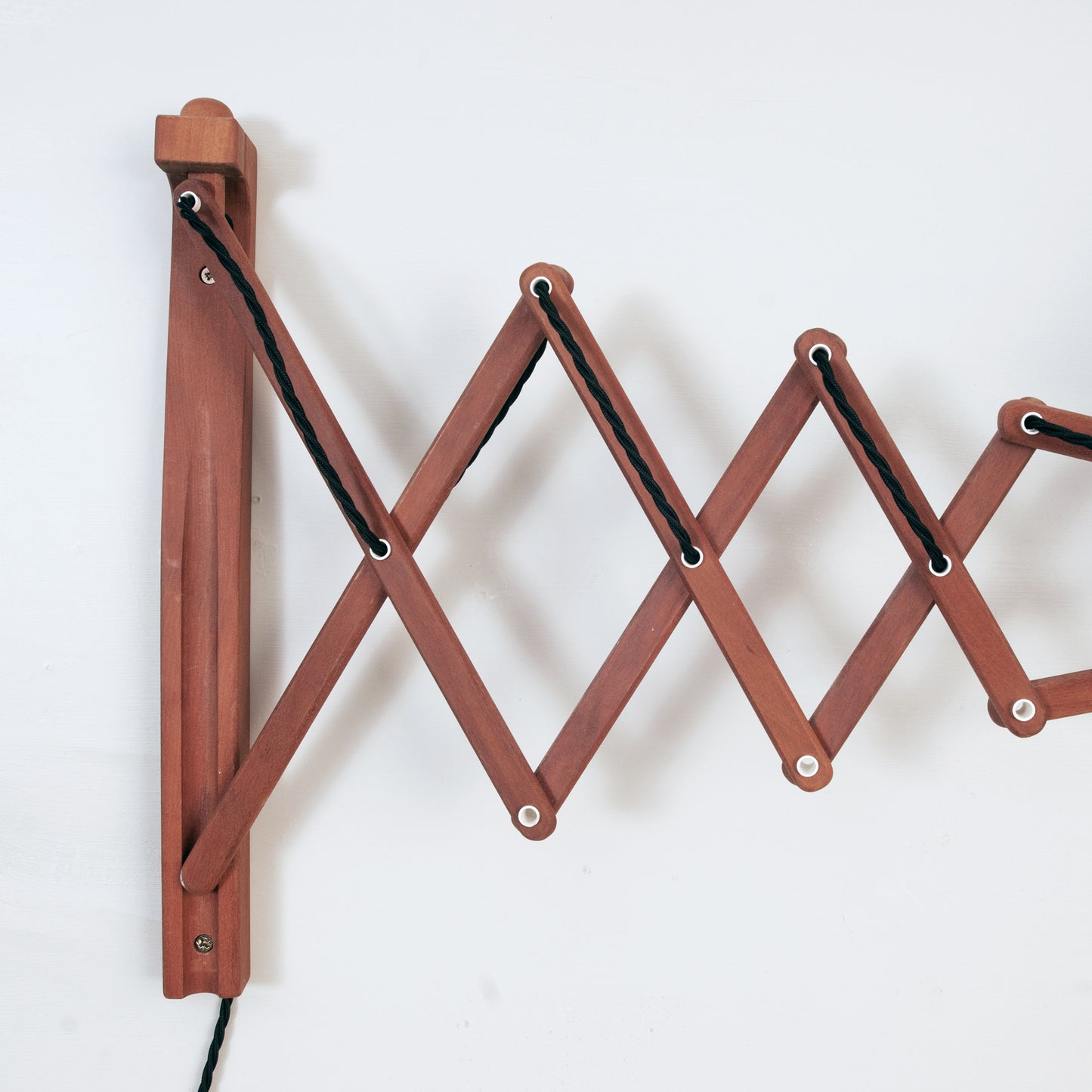 Large scissor wall lamp