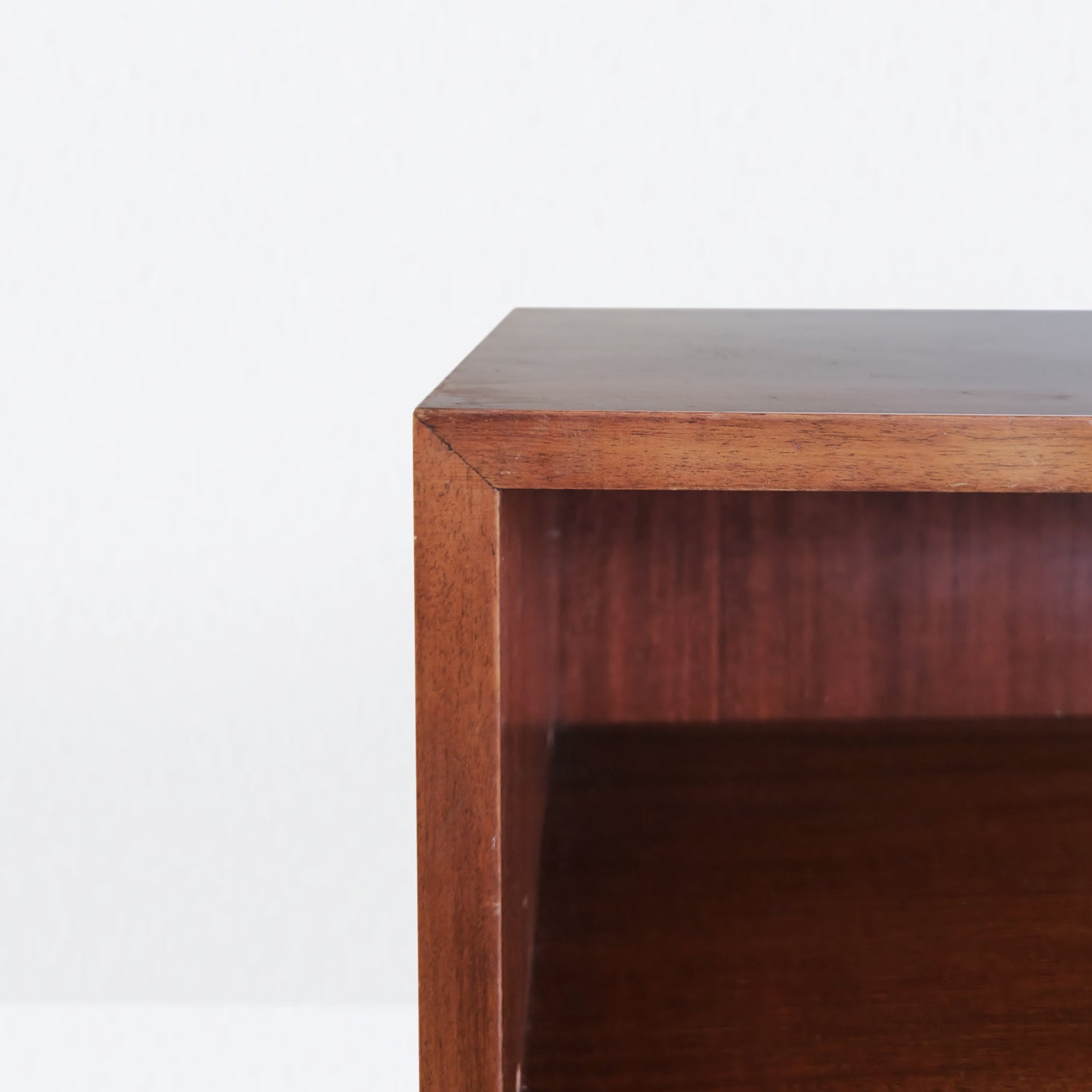 Bookcase with 3 shelves