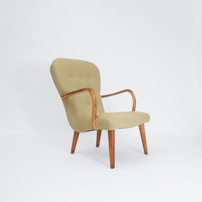 Green lounge armchair