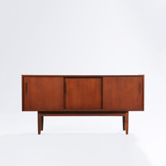 Sideboard with vertical hollow handles