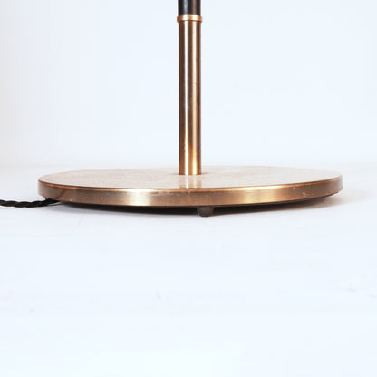 Floor lamp with double tapered stem
