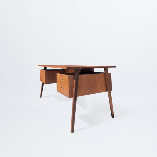 Desk with 4 drawers