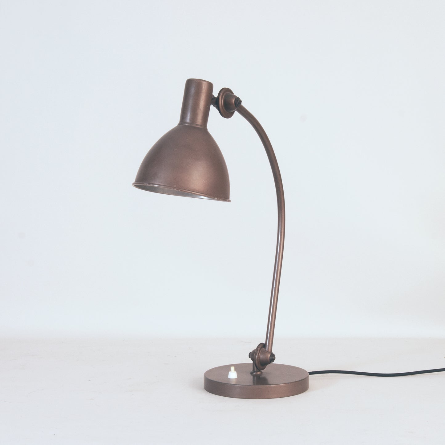 Desk lamp