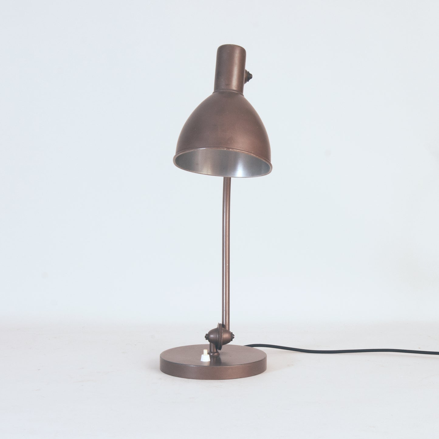 Desk lamp