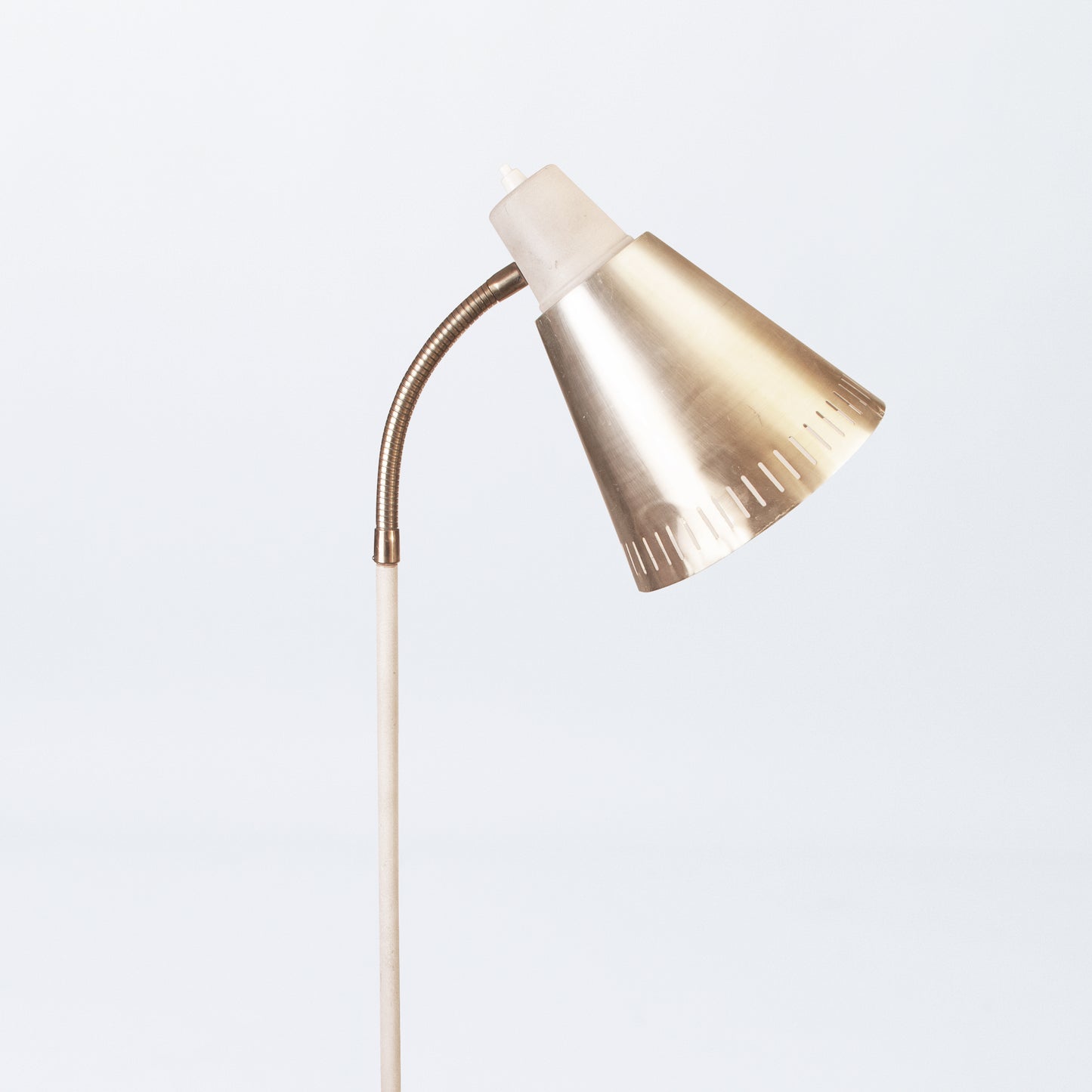 Adjustable floor lamp