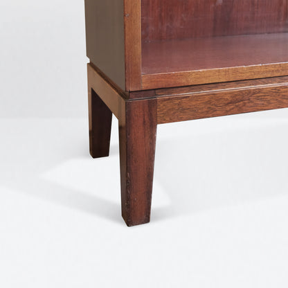 Bookcase with 3 shelves