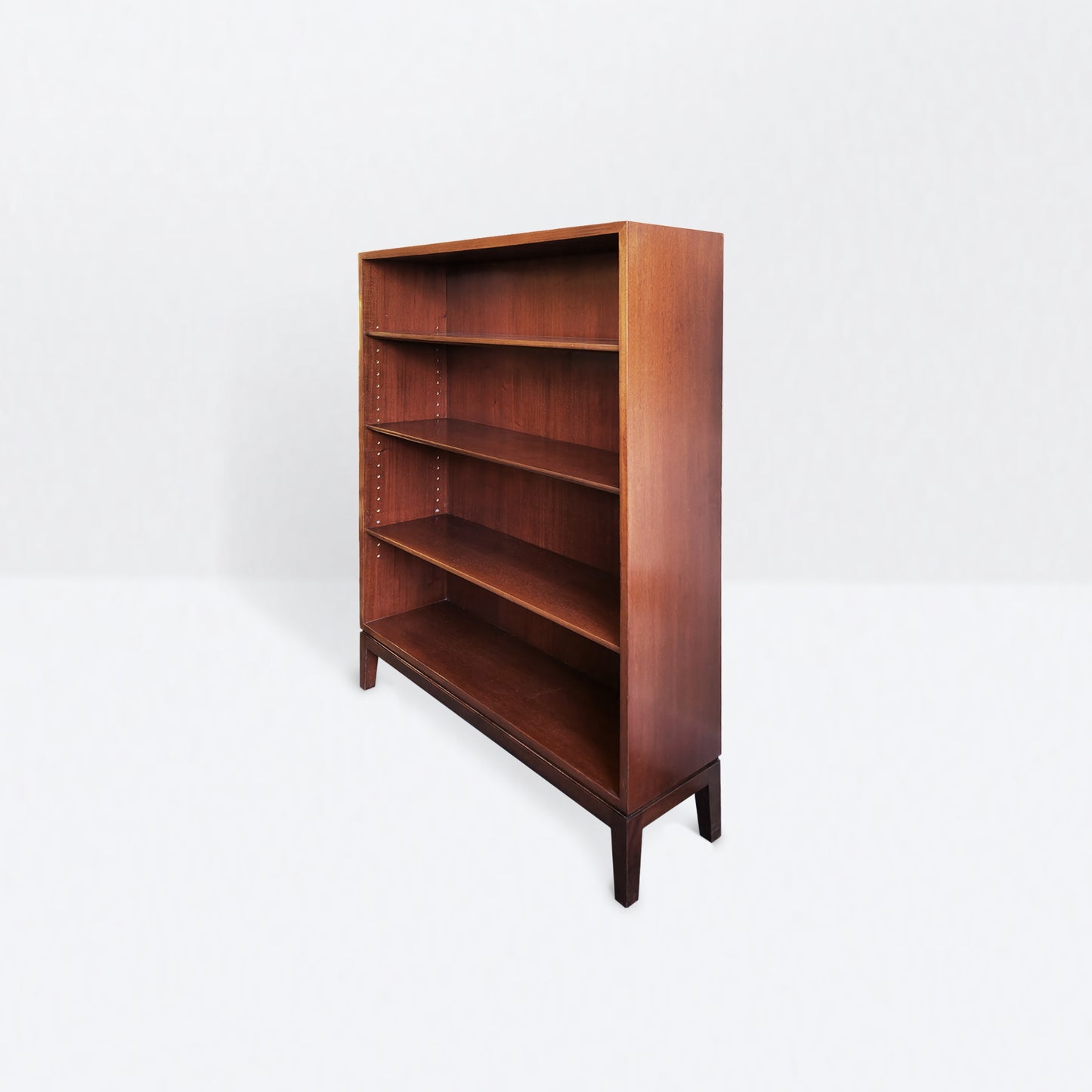 Bookcase with 3 shelves