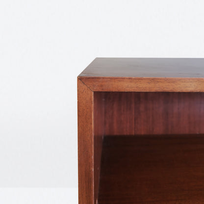 Bookcase with 3 shelves