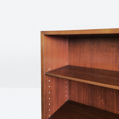 Bookcase with 3 shelves