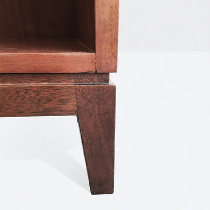 Bookcase with 3 shelves