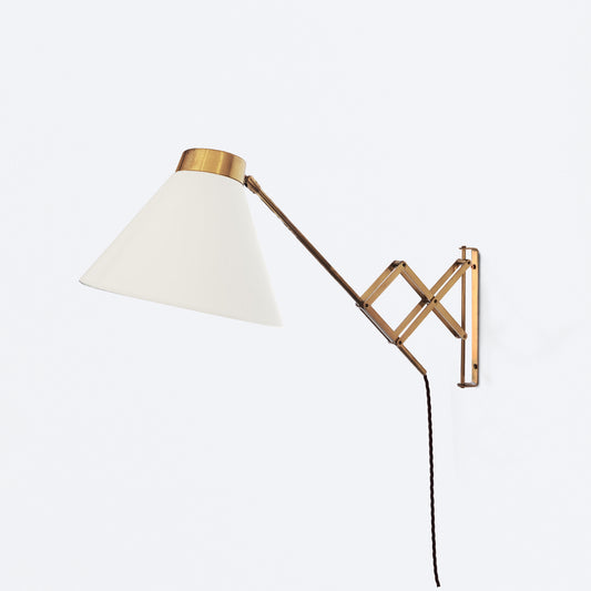 Concertina wall lamp