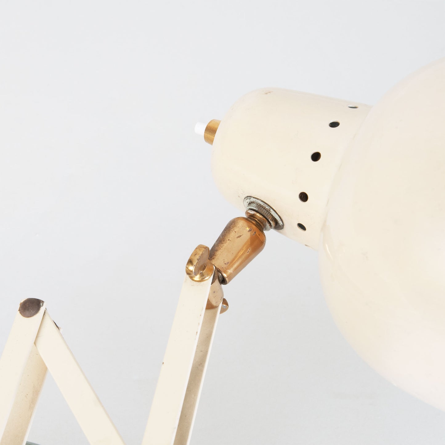 Concertina wall lamp