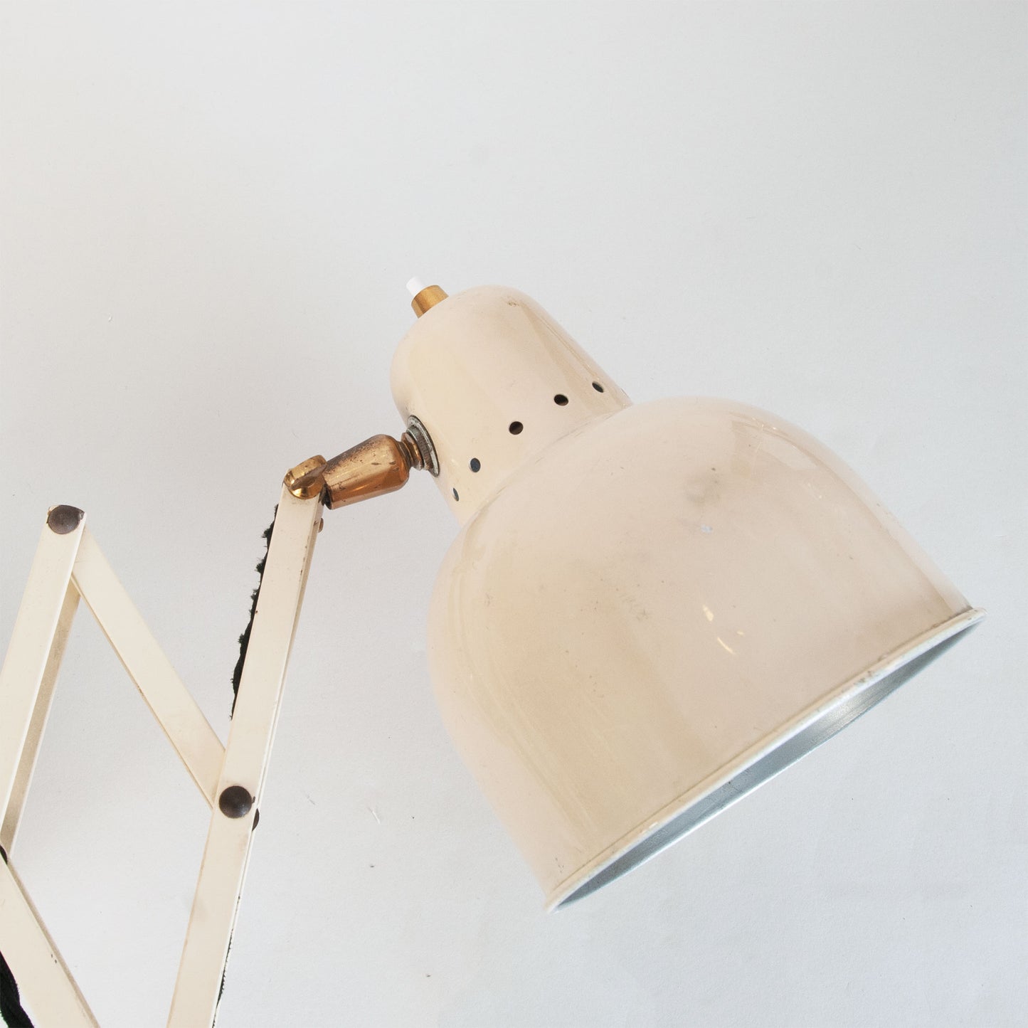 Concertina wall lamp