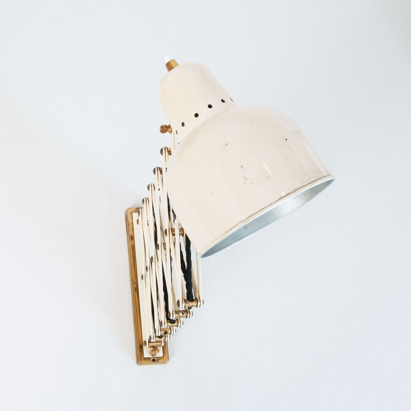 Concertina wall lamp