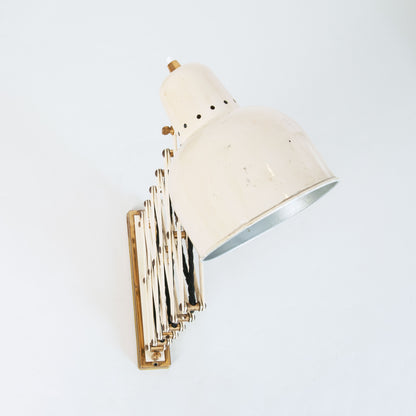 Concertina wall lamp